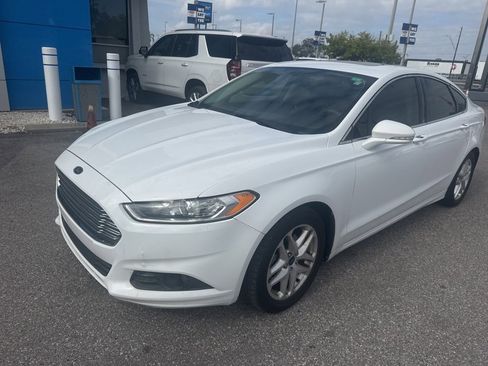 Used 2014 Ford Fusion SE w/ Equipment Group 202A image 6