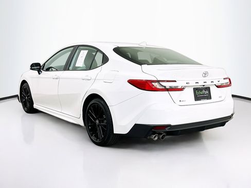 Used 2025 Toyota Camry SE image 5