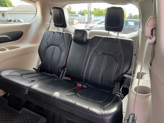 Used 2024 Chrysler Pacifica Touring-L w/ Road Tripper Package FWD image 6