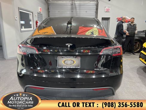 Used 2023 Tesla Model Y AWD image 5