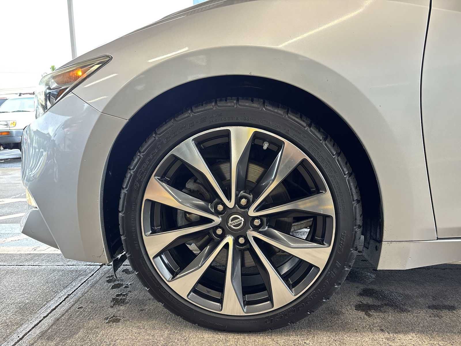 Used 2016 Nissan Maxima SR FWD image 10