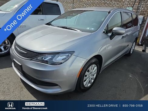 Used 2021 Chrysler Voyager L FWD image 1