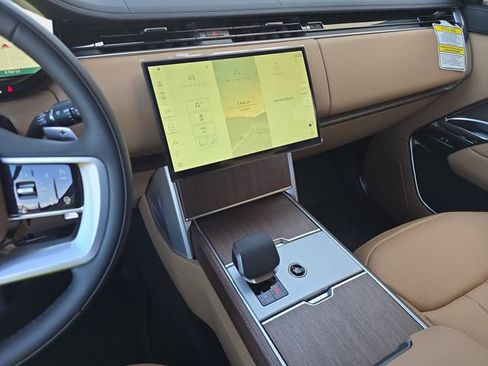 New 2026 Land Rover Range Rover SE image 13