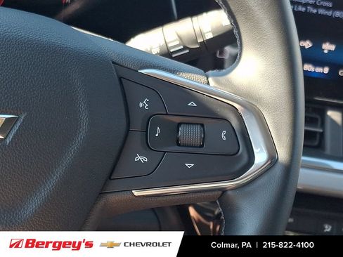 Used 2024 Chevrolet Trax LT w/ Driver Confidence Package FWD image 24
