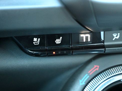 Used 2022 Chevrolet Camaro LT w/ Technology Package image 23