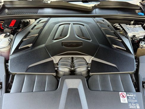 Used 2025 Porsche Cayenne GTS image 44