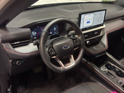 Used 2025 Ford Explorer ST image 18