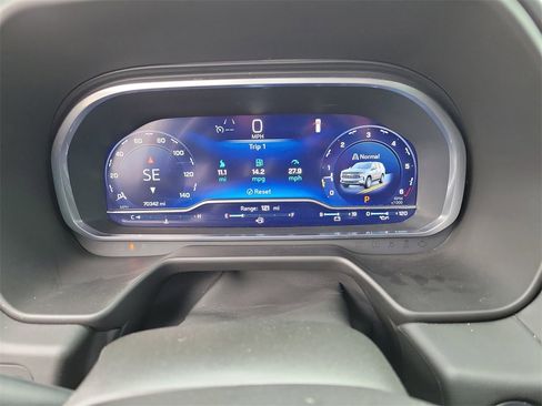 Used 2023 Chevrolet Suburban LT image 21