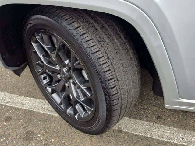 Certified 2025 Jeep Grand Cherokee Summit w/ Obsidian Package AWD/4WD image 29