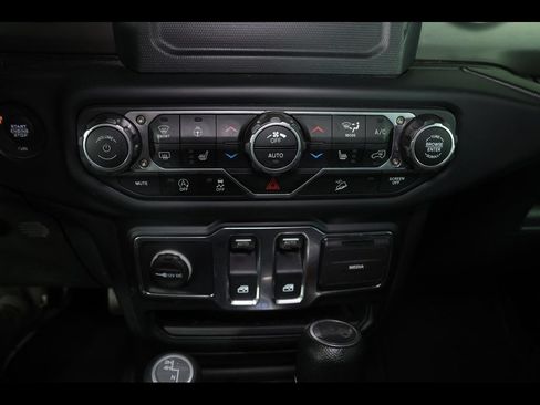 Used 2019 Jeep Wrangler Sport AWD/4WD image 21