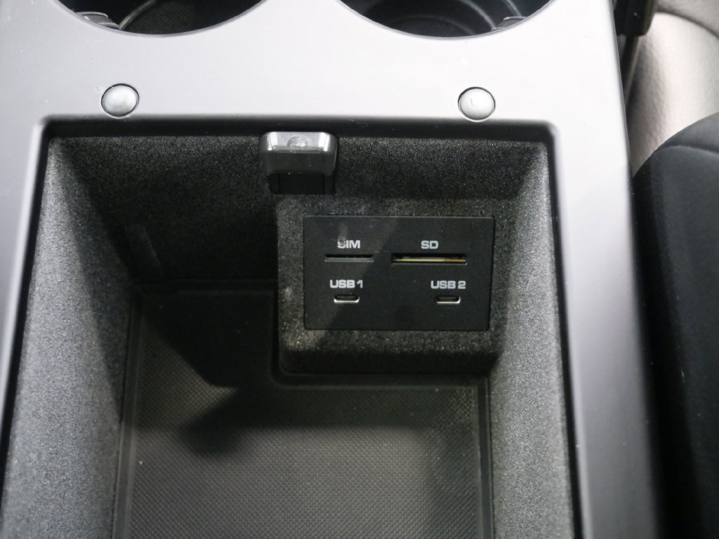 Used 2021 Porsche Macan AWD/4WD image 24