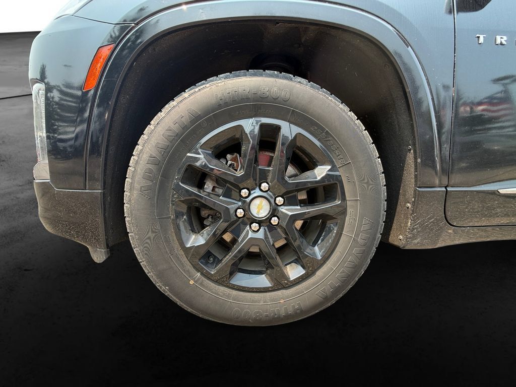 Used 2023 Chevrolet Traverse Premier AWD/4WD image 11