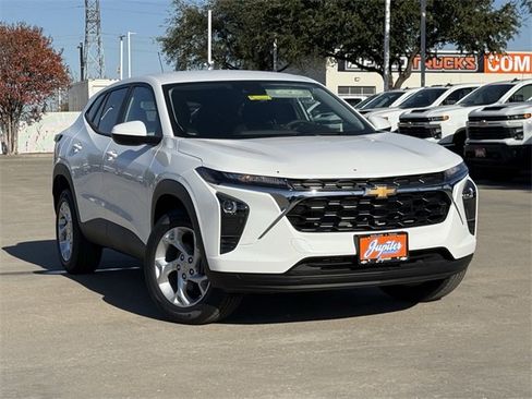 New 2026 Chevrolet Trax LS w/ LS Convenience Package image 2
