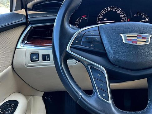 Used 2017 Cadillac XT5 Luxury w/ Driver Awareness Package image 16