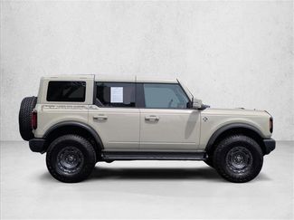 Used 2025 Ford Bronco Outer Banks w/ Sasquatch Package AWD/4WD video 4