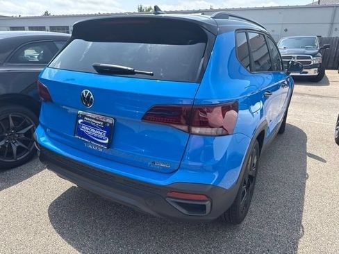 Used 2024 Volkswagen Taos SE AWD/4WD image 5