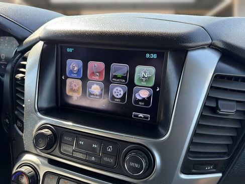 Used 2017 Chevrolet Suburban Premier AWD/4WD image 19