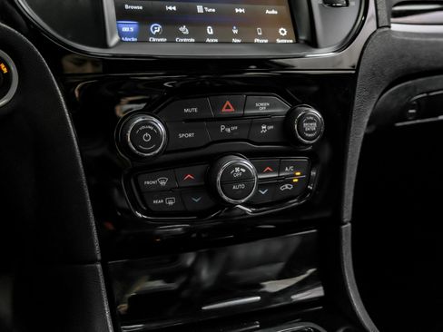 Used 2022 Chrysler 300 S image 33