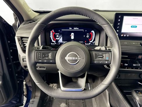 Used 2024 Nissan Rogue Platinum FWD image 11