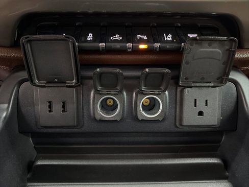 Used 2019 Chevrolet Silverado 2500 High Country w/ Duramax Plus Package image 45