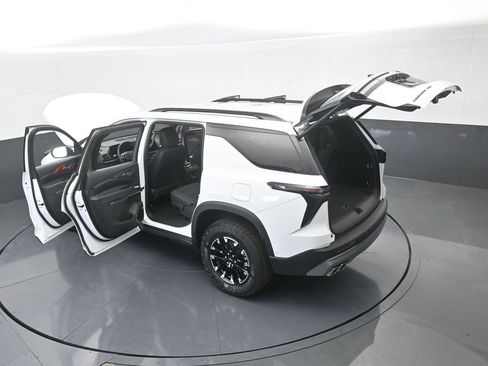 Used 2024 Chevrolet Traverse Z71 w/ Enhanced Driving Package image 81