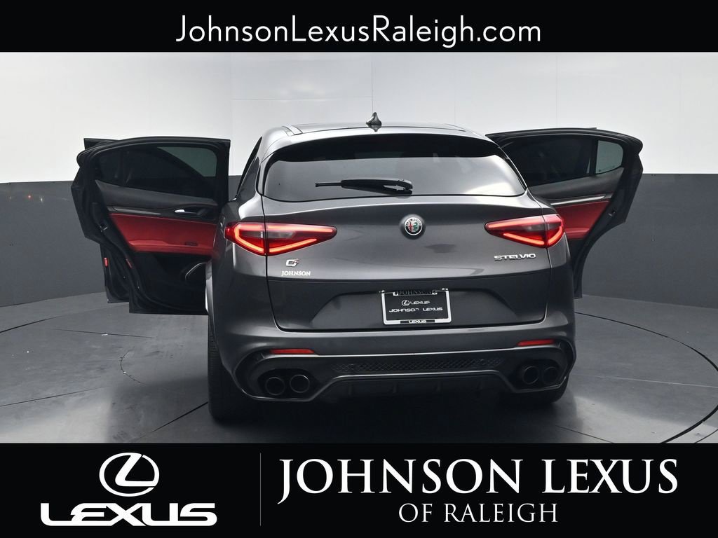 Used 2018 Alfa Romeo Stelvio Quadrifoglio w/ Driver Assist Dynamic Package AWD/4WD image 36