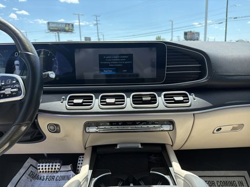 Certified 2023 Mercedes-Benz GLS 450 4MATIC image 32