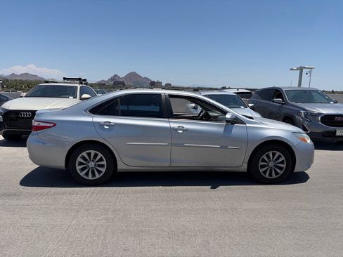 Used 2015 Toyota Camry LE FWD image 3