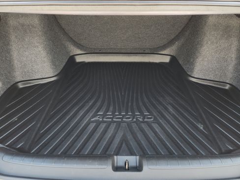 Used 2019 Honda Accord LX image 31