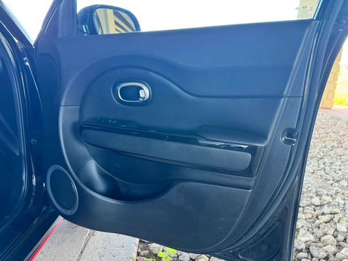 Used 2018 Kia Soul ! FWD image 22