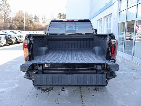 Used 2024 GMC Sierra 3500 AT4 w/ AT4 Preferred Package AWD/4WD image 37