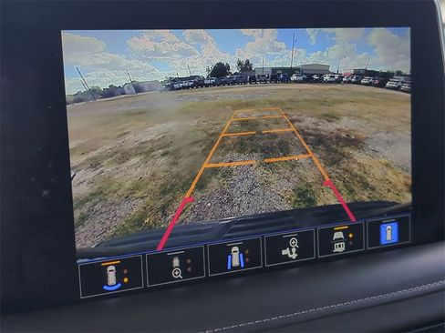 Used 2022 GMC Yukon XL SLT w/ SLT Premium Package image 15