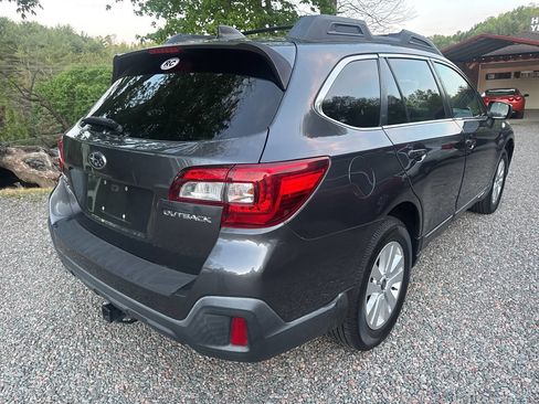 Used 2018 Subaru Outback 2.5i Premium AWD/4WD image 8