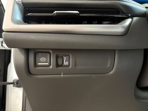 Certified 2024 Cadillac XT4 Sport AWD/4WD image 18