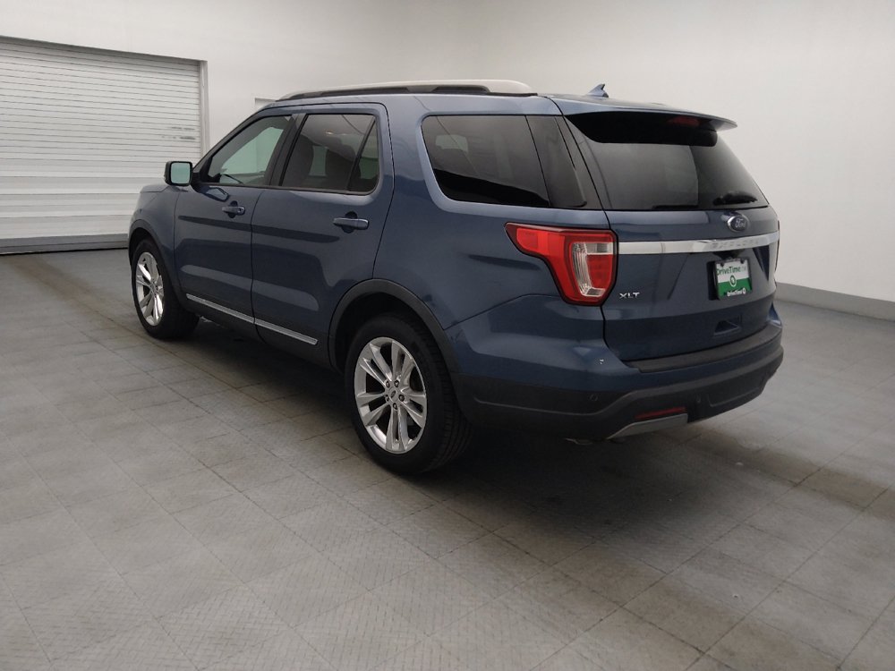 Used 2019 Ford Explorer XLT w/ Equipment Group 202A FWD image 3