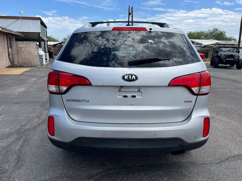 Used 2015 Kia Sorento LX FWD image 4