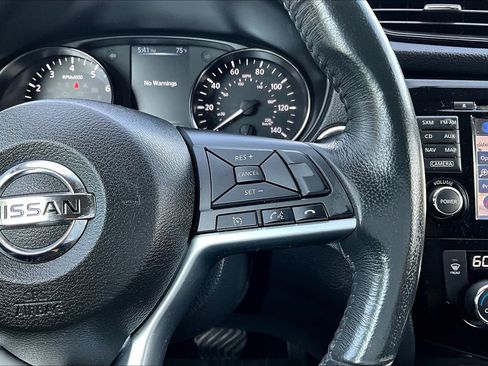 Used 2017 Nissan Rogue SV w/ SV Premium Package AWD/4WD image 21