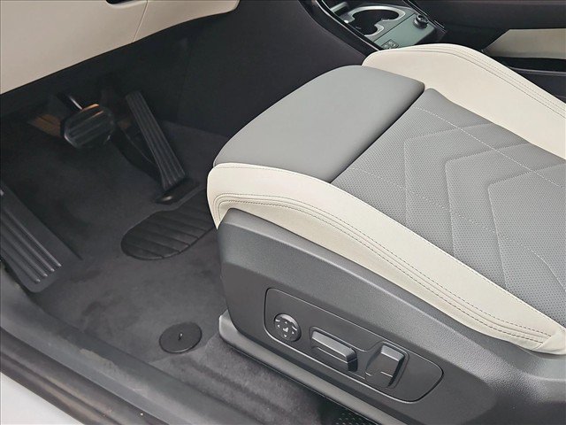 New 2026 BMW X1 xDrive28i w/ Technology Package AWD/4WD image 4