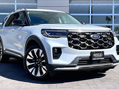 Used 2026 Ford Explorer Platinum w/ LUX Leather Package image 3