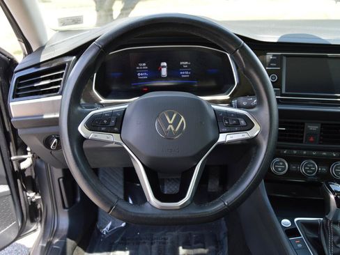 Used 2024 Volkswagen Jetta SE w/ Panoramic Sunroof Package FWD image 10