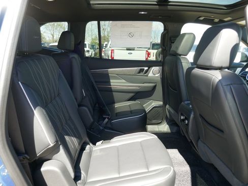 New 2026 Buick Enclave Avenir w/ Super Cruise Package AWD/4WD image 14