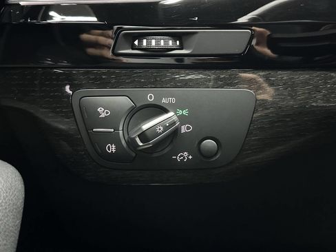 Used 2019 Audi Q7 3.0T Premium Plus w/ Premium Plus Package image 28