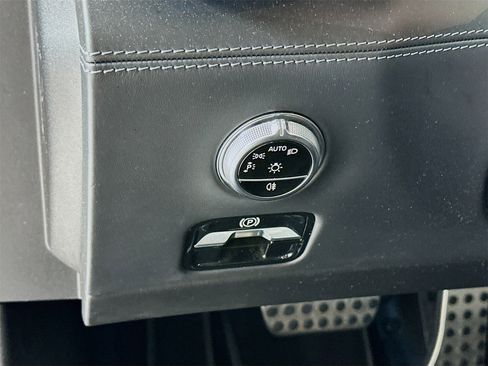 Used 2022 Mercedes-Benz SL 63 AMG 4MATIC image 11