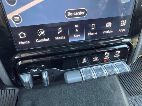 Used 2023 RAM 1500 Laramie AWD/4WD image 33
