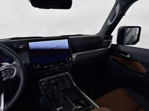 Used 2025 Lexus GX 550 w/ Accessory Package (Z1) AWD/4WD image 26