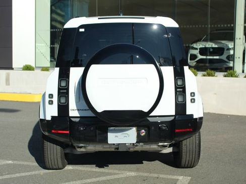 New 2026 Land Rover Defender 110 X-Dynamic SE image 7