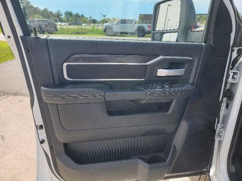 Used 2024 RAM 2500 Big Horn AWD/4WD image 11