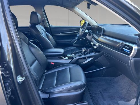 Used 2023 Kia Telluride S image 17