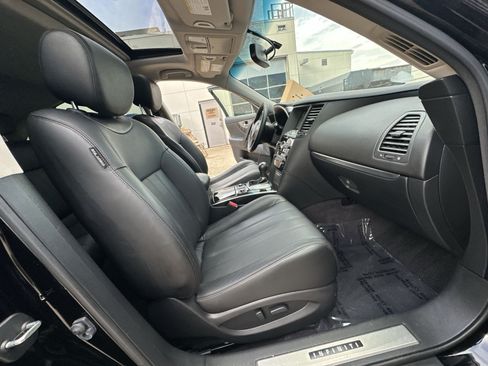 Used 2017 INFINITI QX70 AWD w/ Premium Package image 35