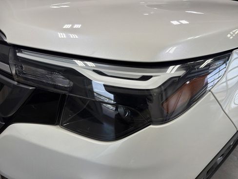 Used 2025 Subaru Forester Premium image 10